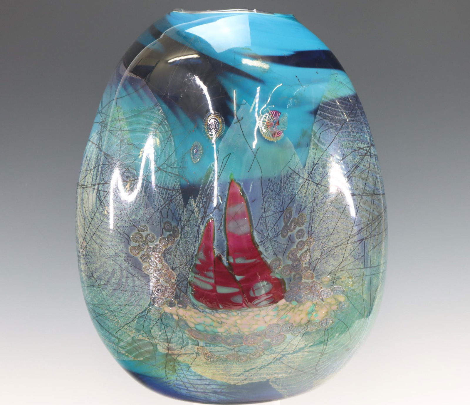 Chris Hawthorne (B. 1953) Art Glass Vase (1 of 16)
