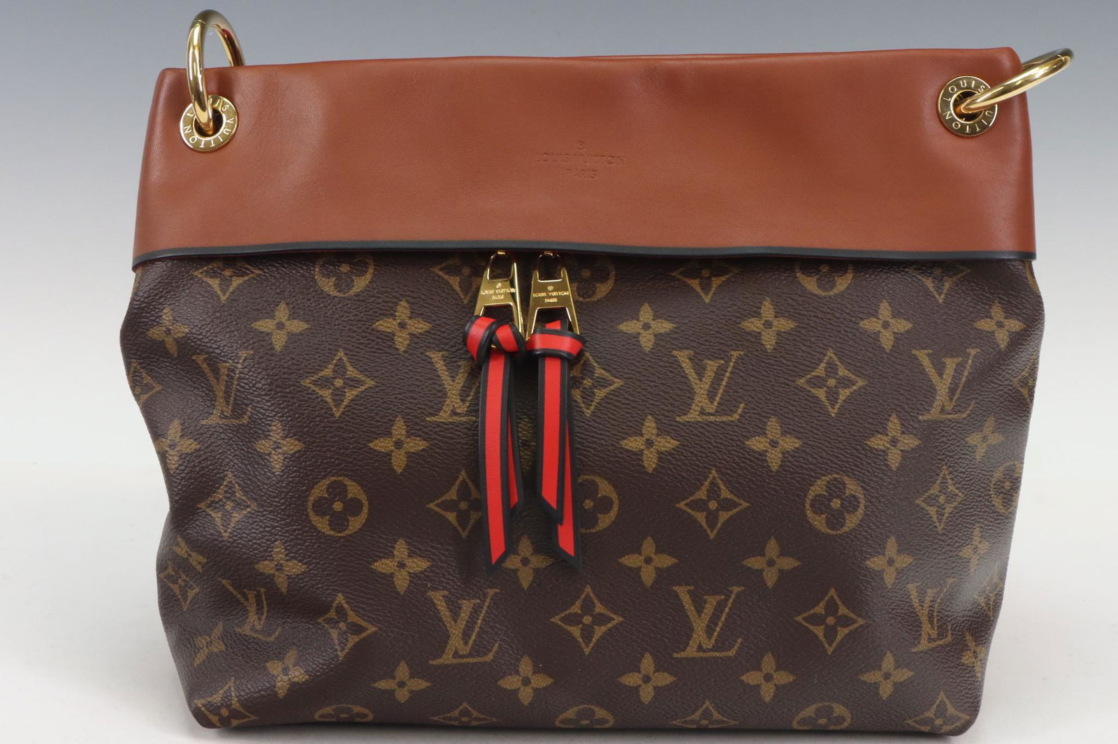 Louis Vuitton Tuileries Besace Bag - Mar 09, 2023 | Alderfer Auction in PA