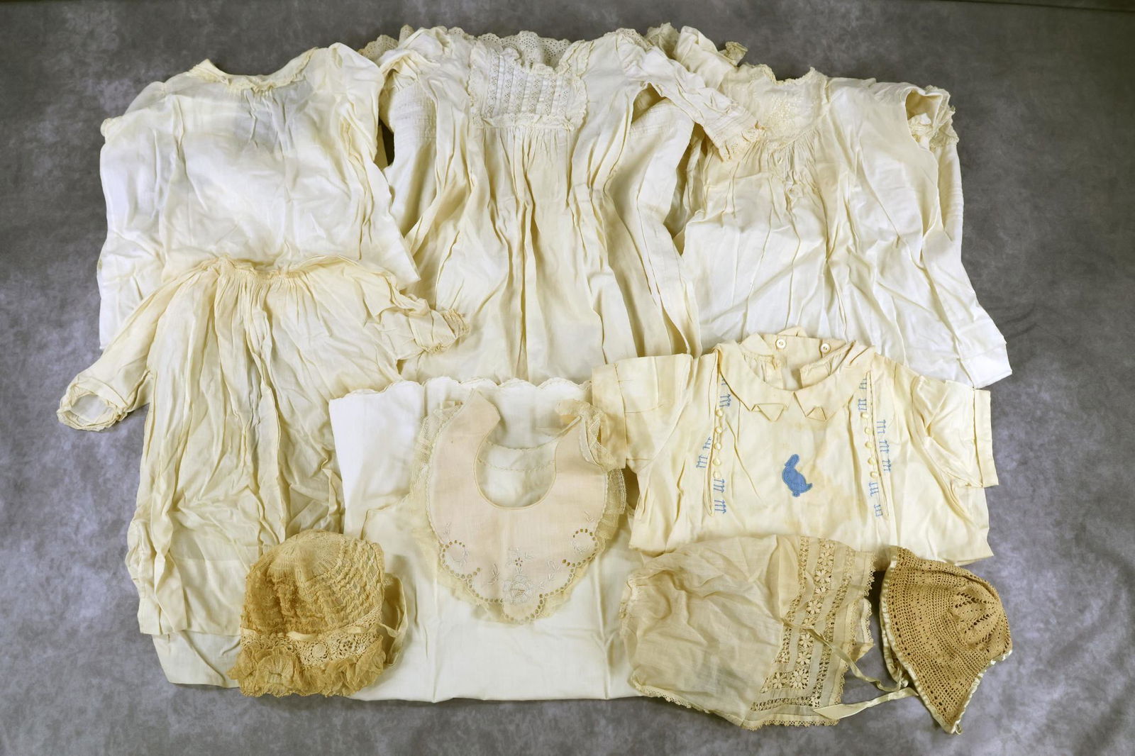 ANTIQUE/VINTAGE BABY CLOTHING. (1 of 7)