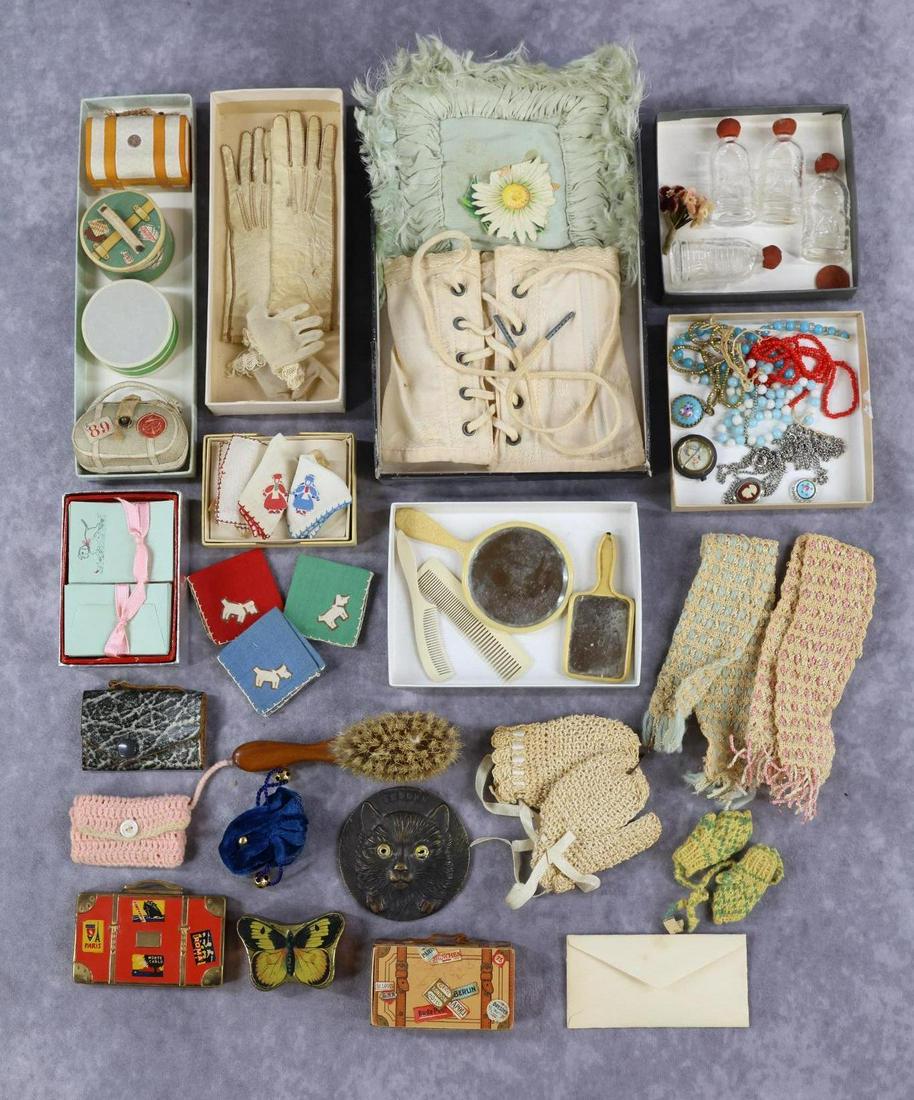 ANTIQUE DOLL ACCESSORIES. (1 of 5)