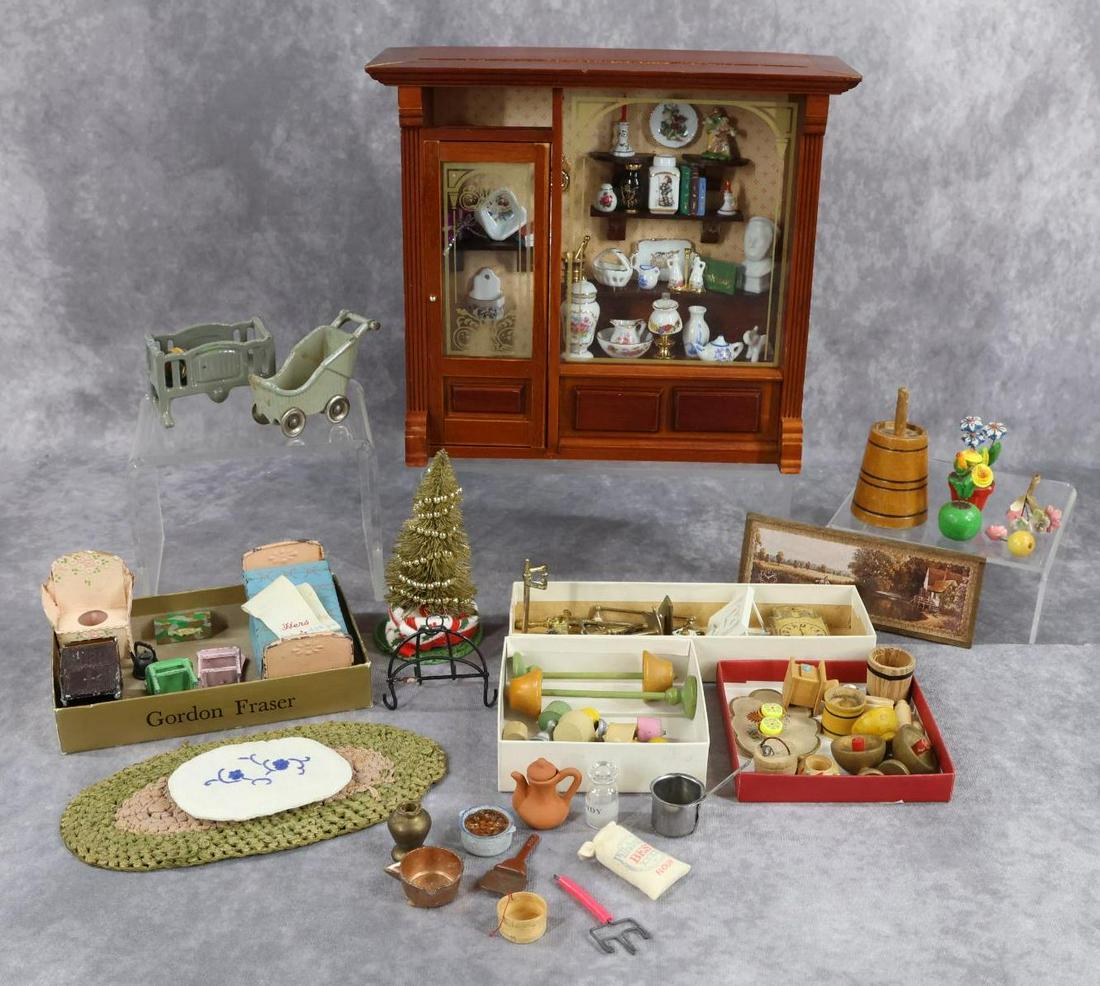 MINIATURES/DOLLS. (1 of 13)