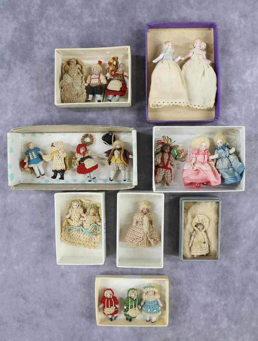 MINIATURES/DOLLS. (1 of 8)