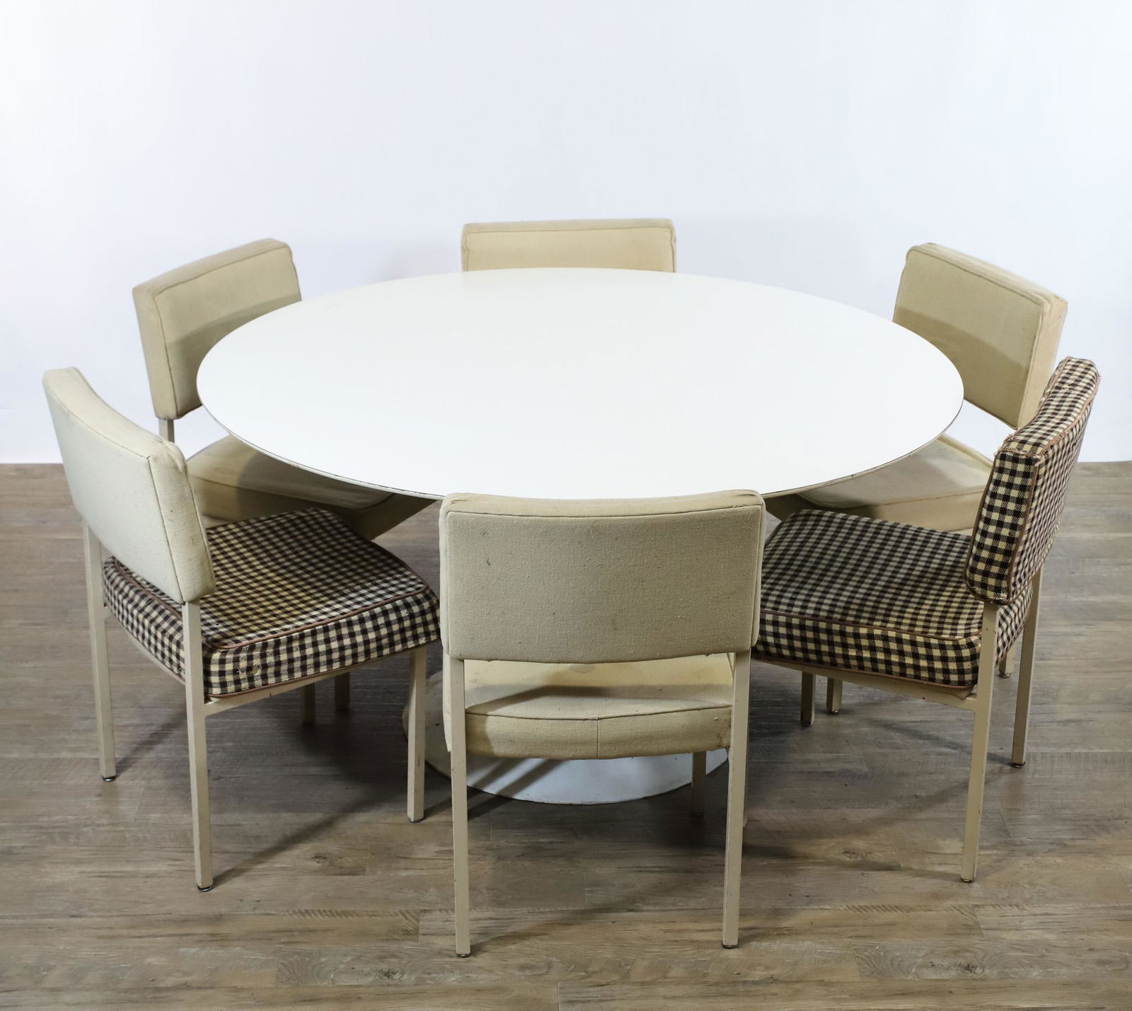 Eero Saarinen for Knoll Outdoor Dining Table with Chairs (1 of 20)