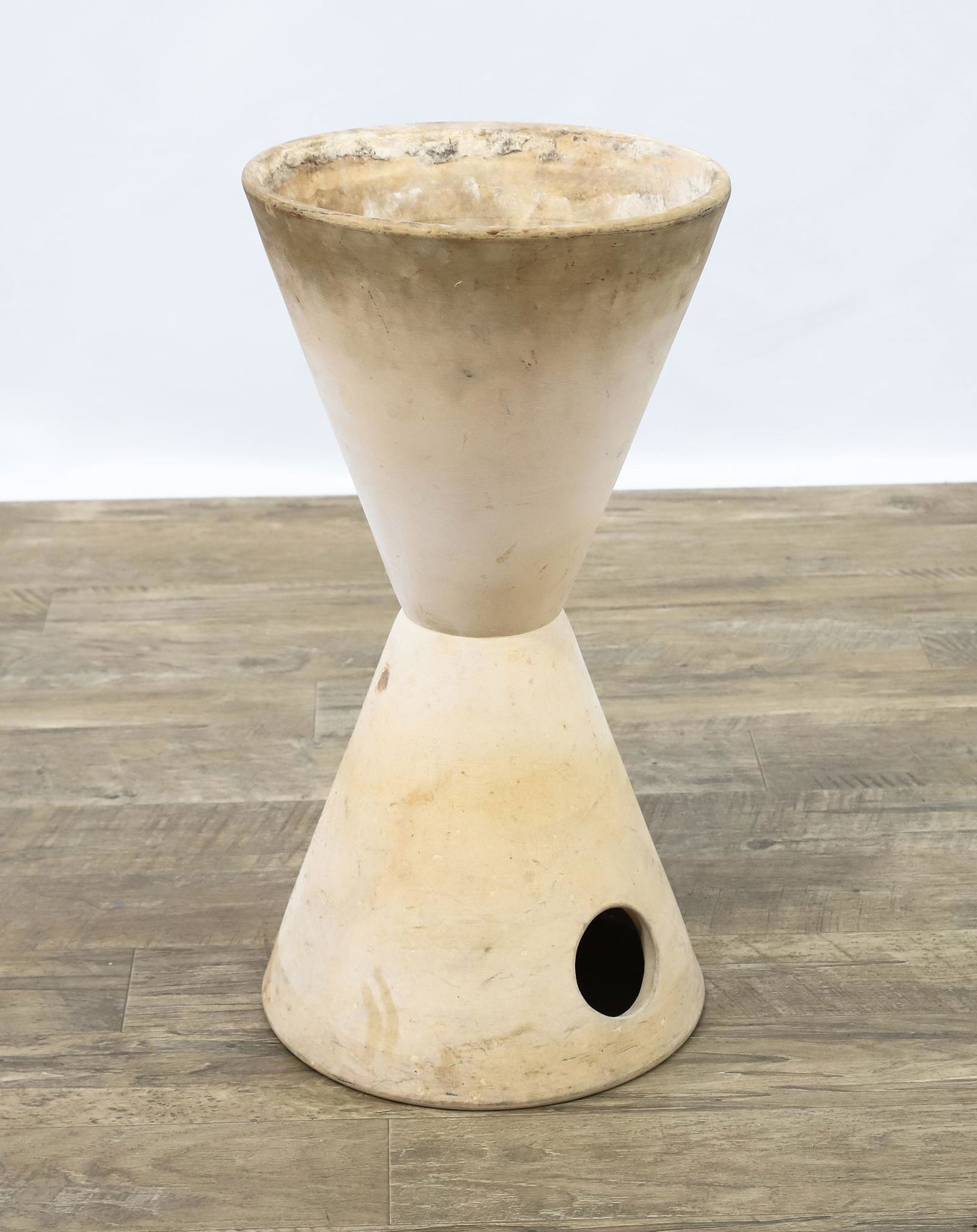 LaGardo Tackett for Architectural Pottery TH-4 Planter (1 of 11)