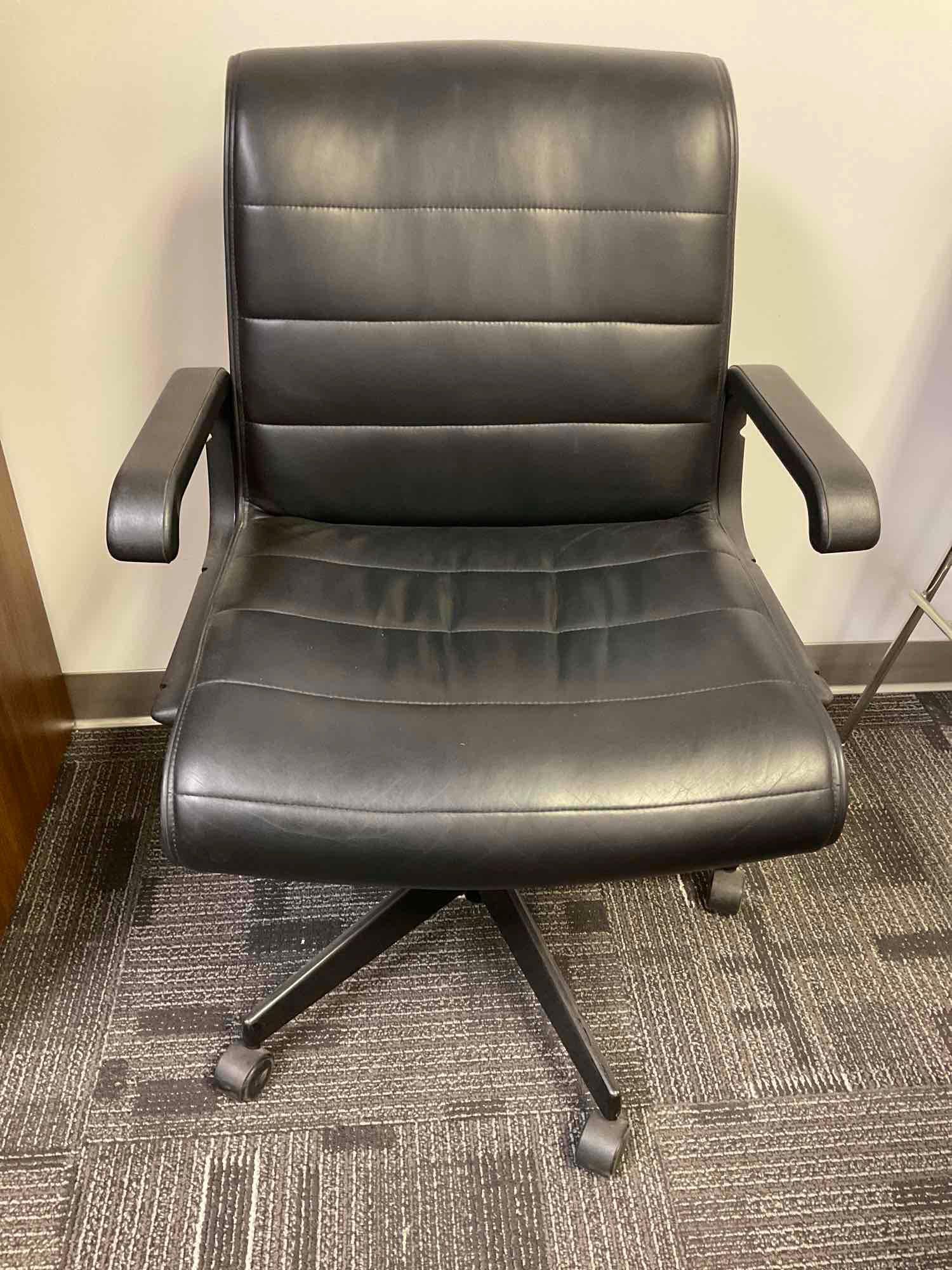 Knoll Desk Chairs: Knoll Zapper leather desk chairs, (2) 24.5"w x 18.5"d x 38"h with 21"h seat