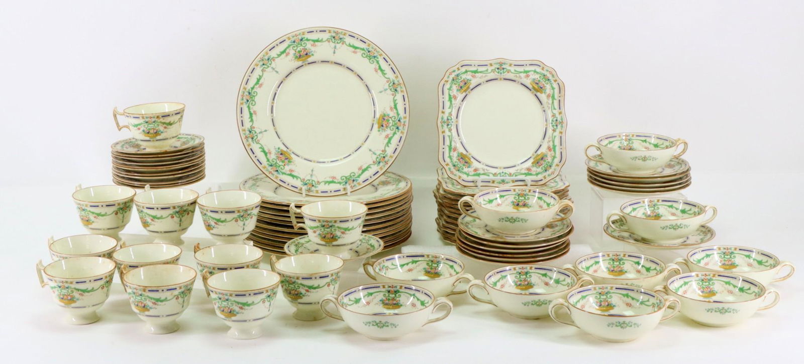 Royal Doulton "Ormonde" Pattern (1 of 9)