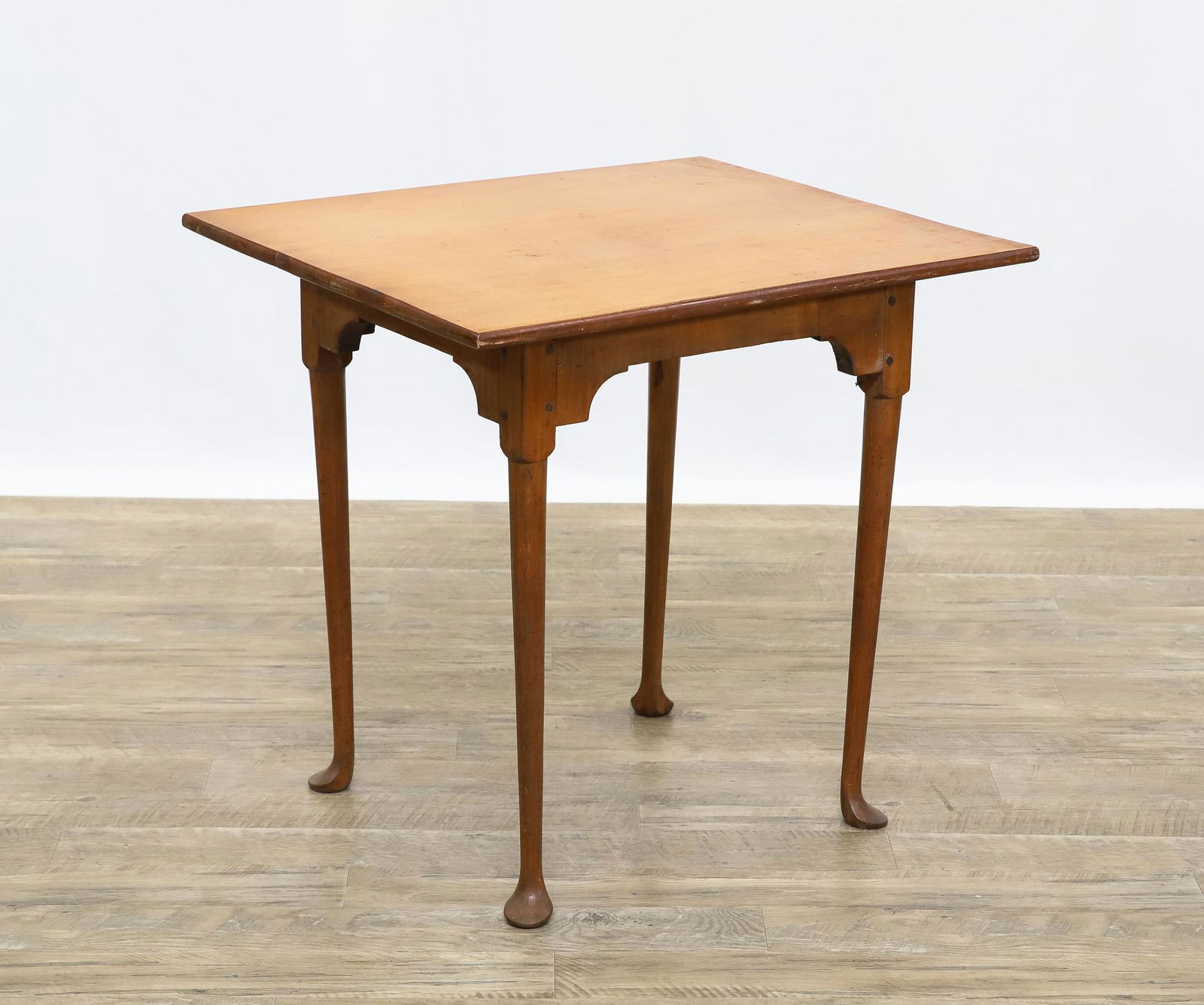 Queen Anne Maple Tavern Table (1 of 8)