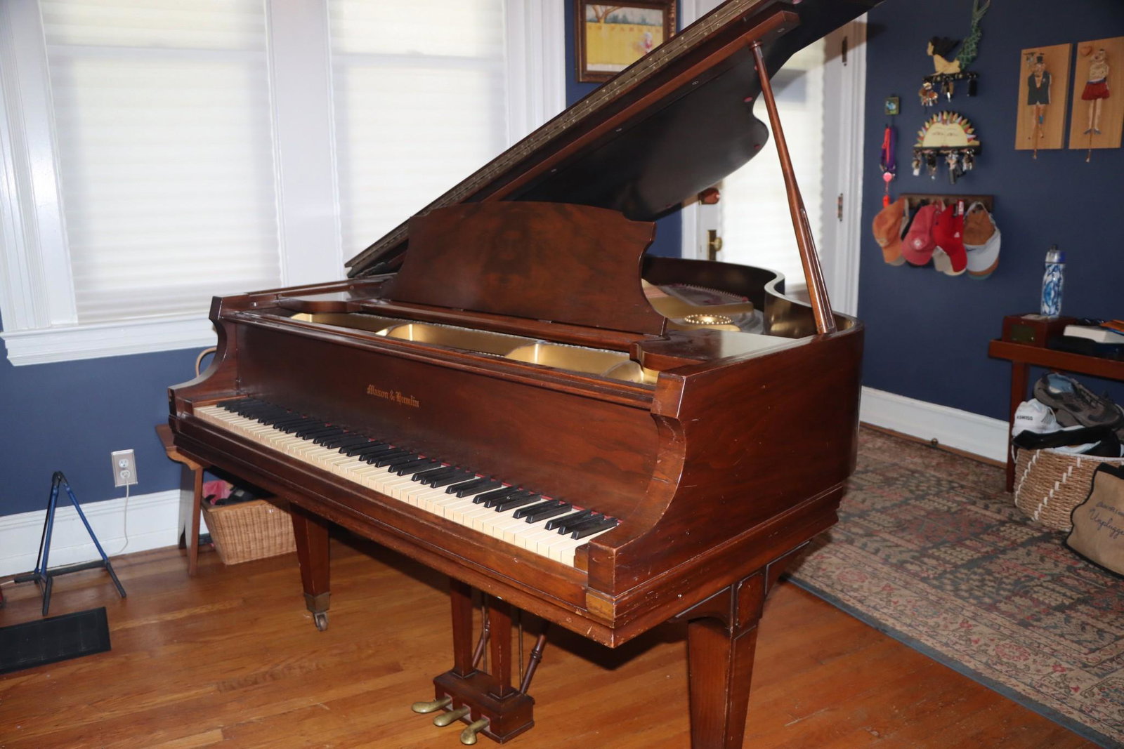 Mason and Hamlin Model B Grand Piano: Mason and Hamlin Model B in mahogany finish, serial number 42809. Refurbished in the late 1990's with new hammers and dampers. PLEASE NOTE: Piano is located in East Mount Airy, Philadelphia. Full addr
