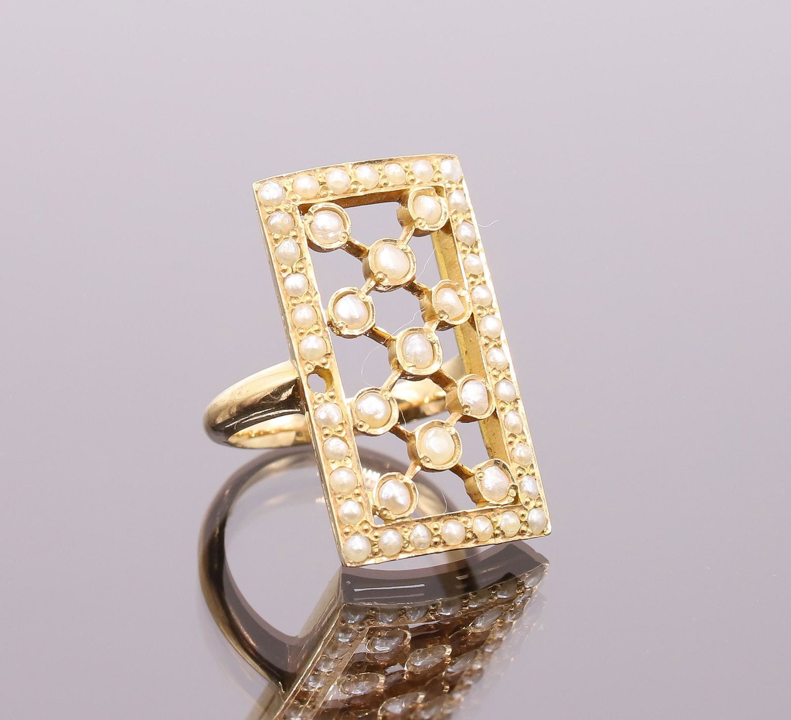 18KY Gold Pearl Ring (1 of 5)