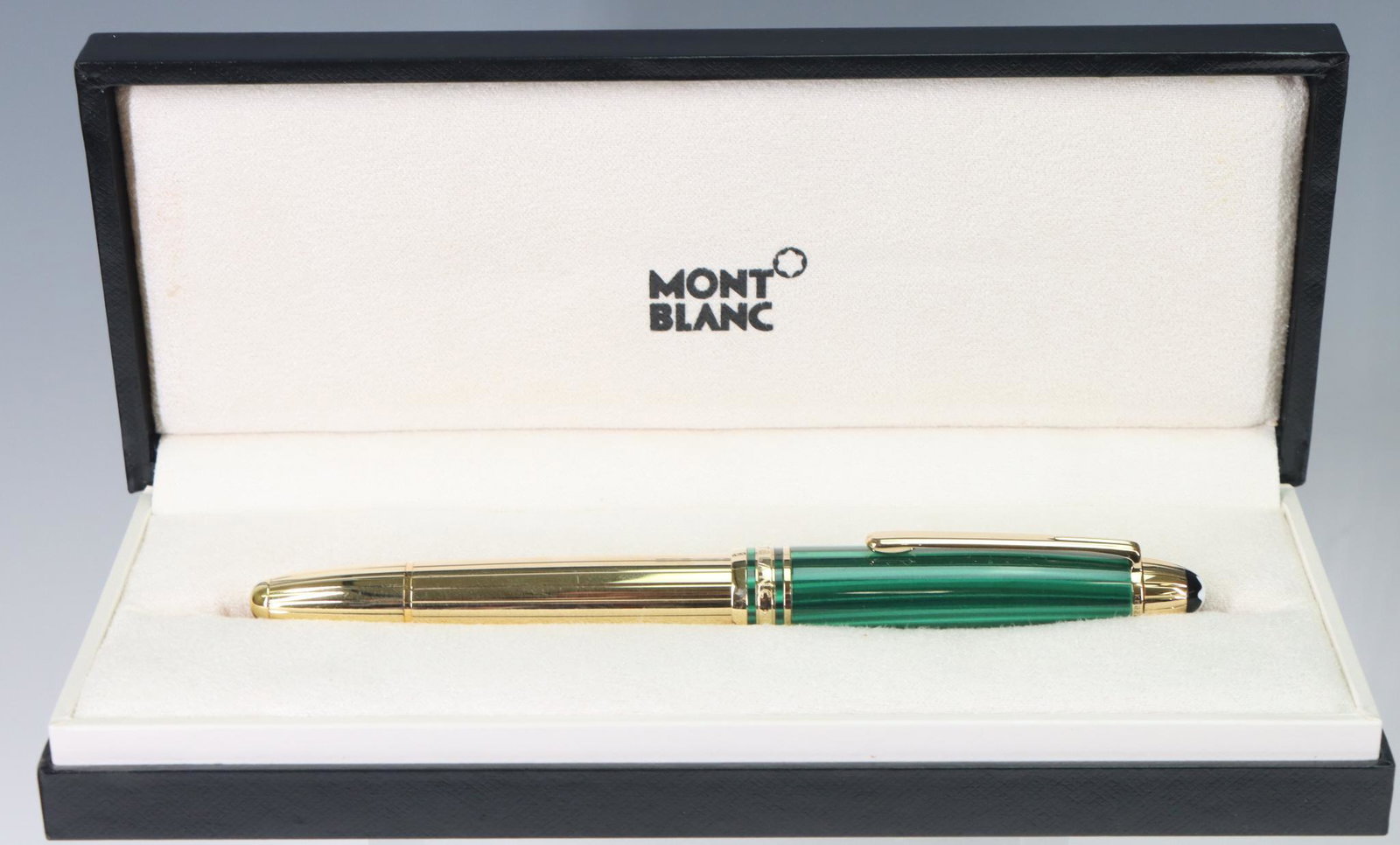 Montblanc Geometric Dimension Fountain Pen, 18k Nib: Montblanc Geometric Dimension Fountain Pen, sterling, green, 18k Nib, original box included.