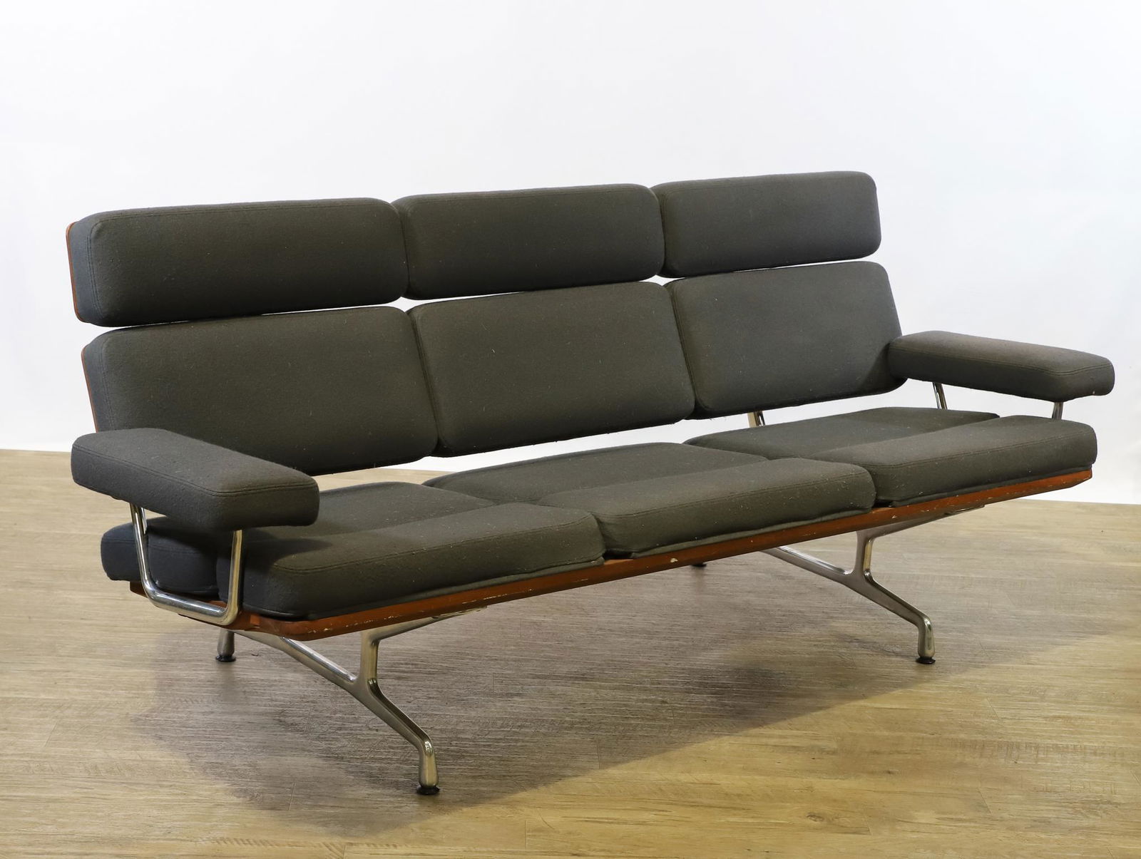 Charles and Ray Eames for Herman Miller ES108 Sofa (1 of 18)