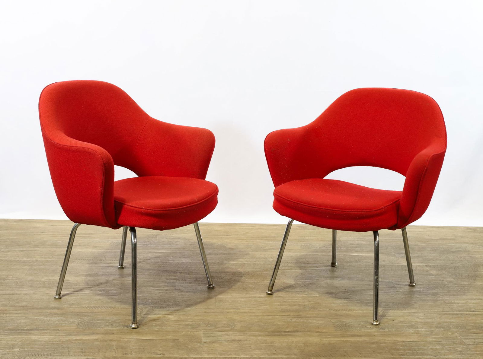 Eero Saarinen for Knoll Series 71 Executive Chairs (1 of 13)