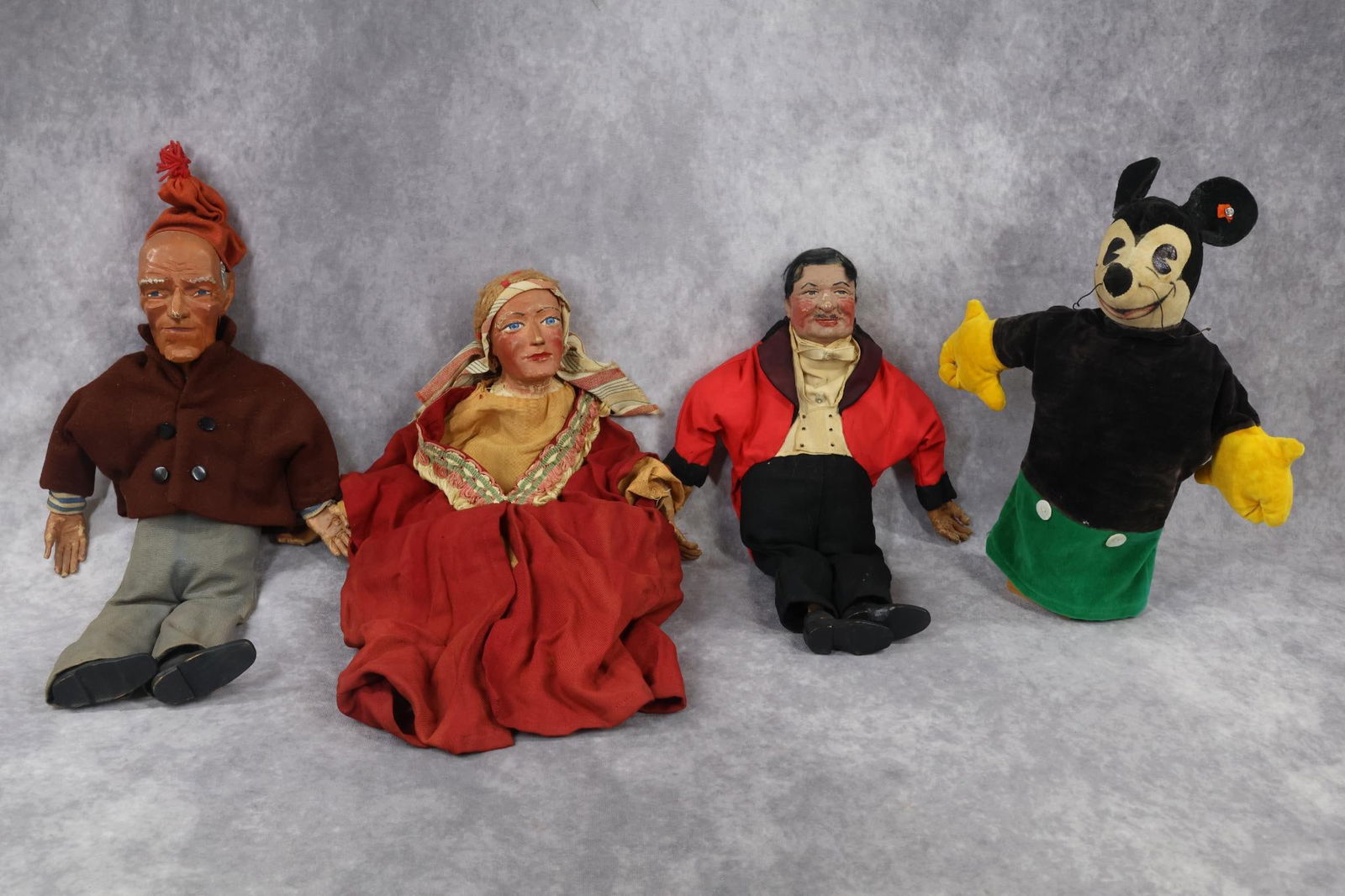 TOYS, VINTAGE STEIFF.: LOT of (4) Hand Puppets. Vintage STEIFF - 1931-1933 11 1/2" "Punch Mickey Mouse" . Velveteen body, black felt ears Remnant of red cloth tag. Silver raised button with second "F" wrapping back under it