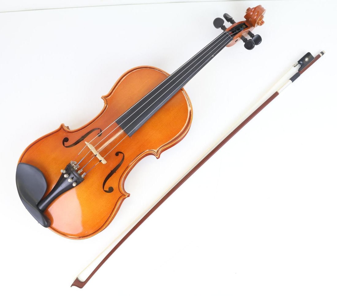 Hermann Beyer Viola (1 of 18)