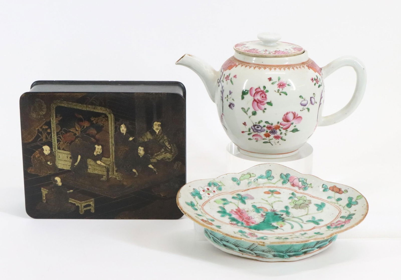 Chinese Export Porcelain and Japanese Lacquerware (1 of 11)