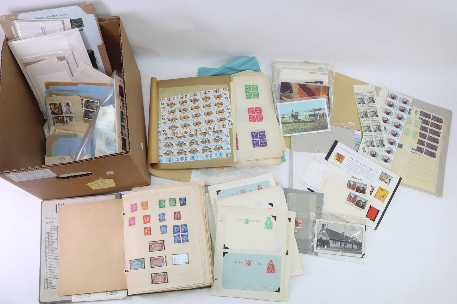 US Canada and Worldwide Stamps (1 of 6)