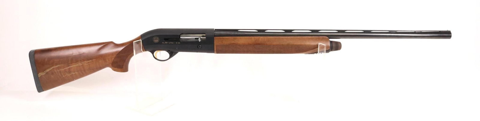 Beretta AL391 Urika Semi Automatic Shotgun: 12Ga. 28" bbl, 3" chamber, Improved cyl choke tube, SN AA115385. 98% blue finish on barrel and textured matte finish on receiver, good bore, vent rib, barrel/forearm nut shows moderate oxidation, chec