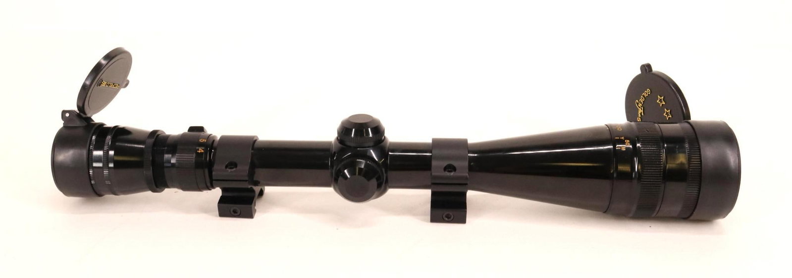 Redfield Rifle Scope: 5 Star 4-12X with duplex reticle, clear optics and Weaver style rings. Removed from prior lot. Good condition