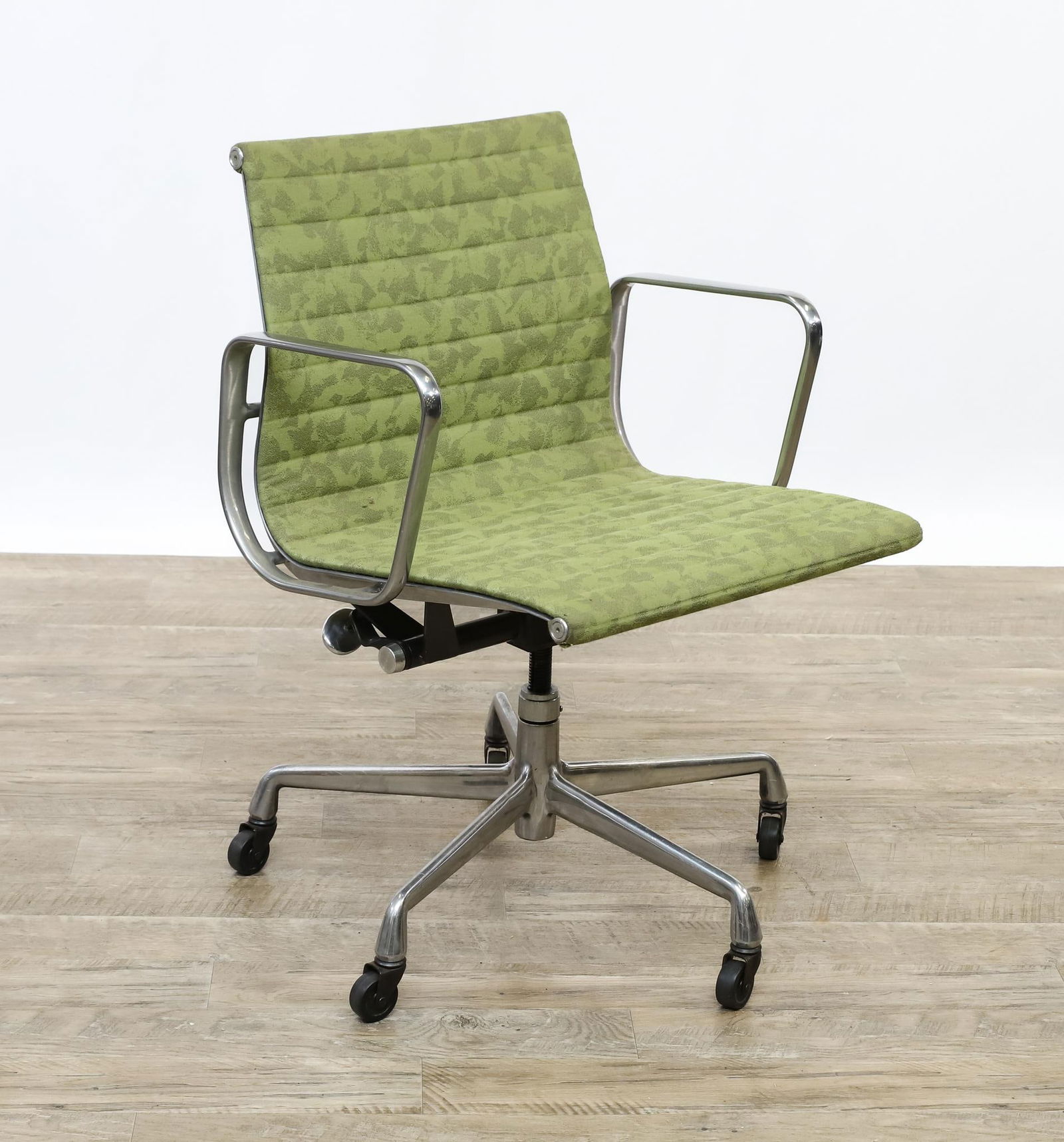 Charles and Ray Eames for Herman Miller Aluminum Group Chair (1 of 13)