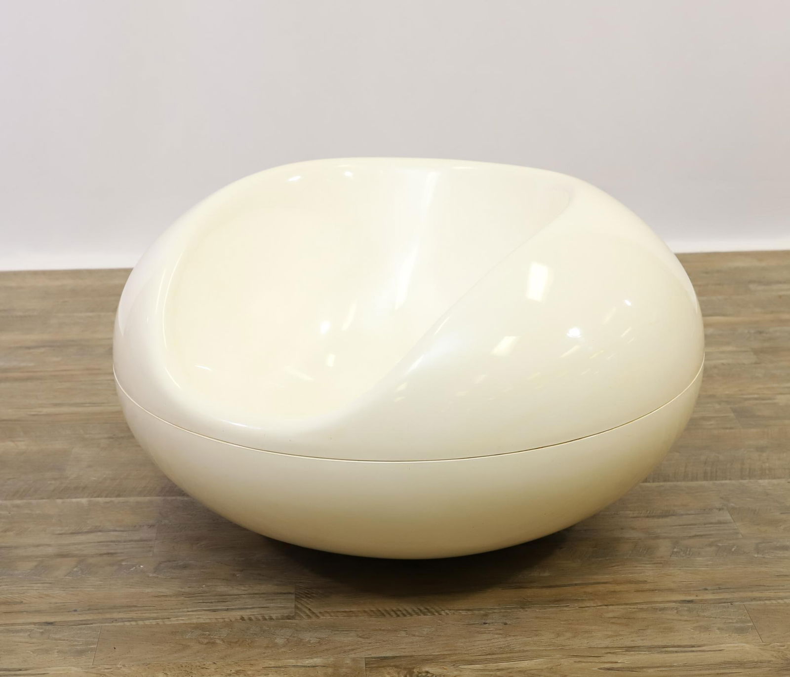 Eero Aarnio Pastil Chair (1 of 11)