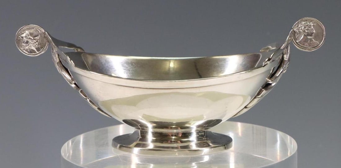 Robert and William Wilson American Coin Silver Master Salt (1 of 11)