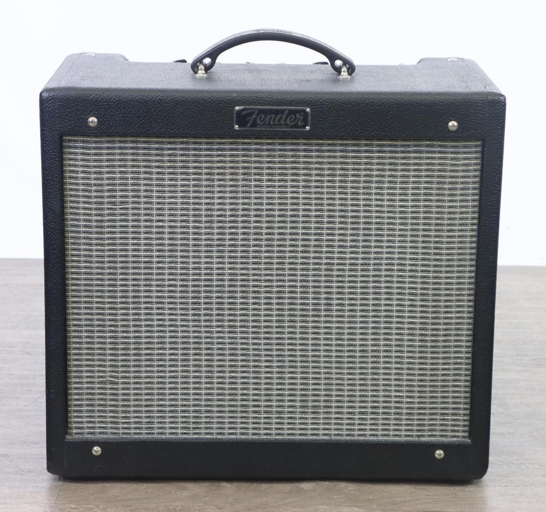 Fender Amplifier (1 of 10)