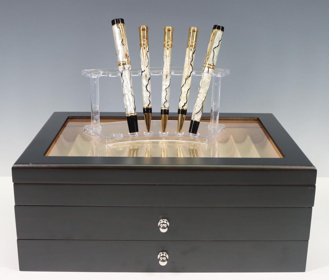 Parker Fountain Pen Set, 18k Nib (1 of 15)