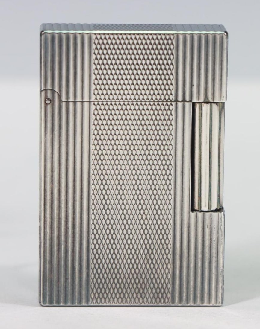 S.T. Dupont Windsor Lighter: S.T. Dupont Windsor limited edition silver finished, no. 701/5000. No box.
