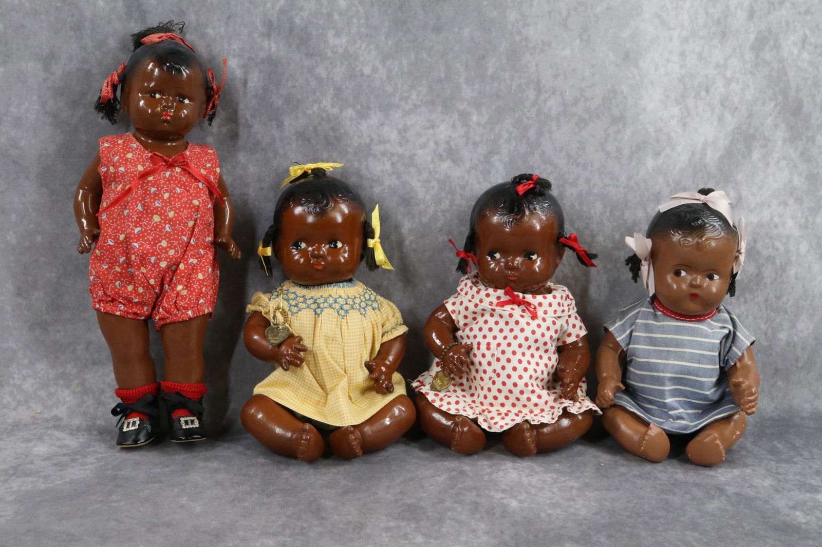 BLACK DOLLS. (1 of 17)