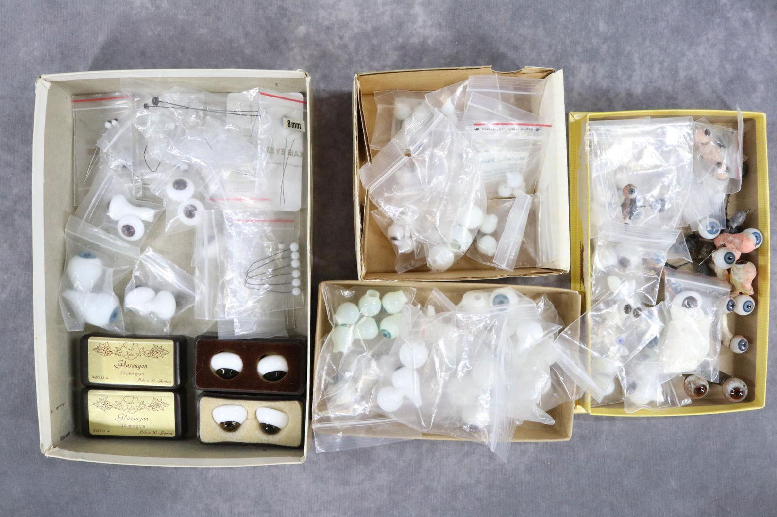 DOLL SUPPLIES - EYES. (1 of 5)