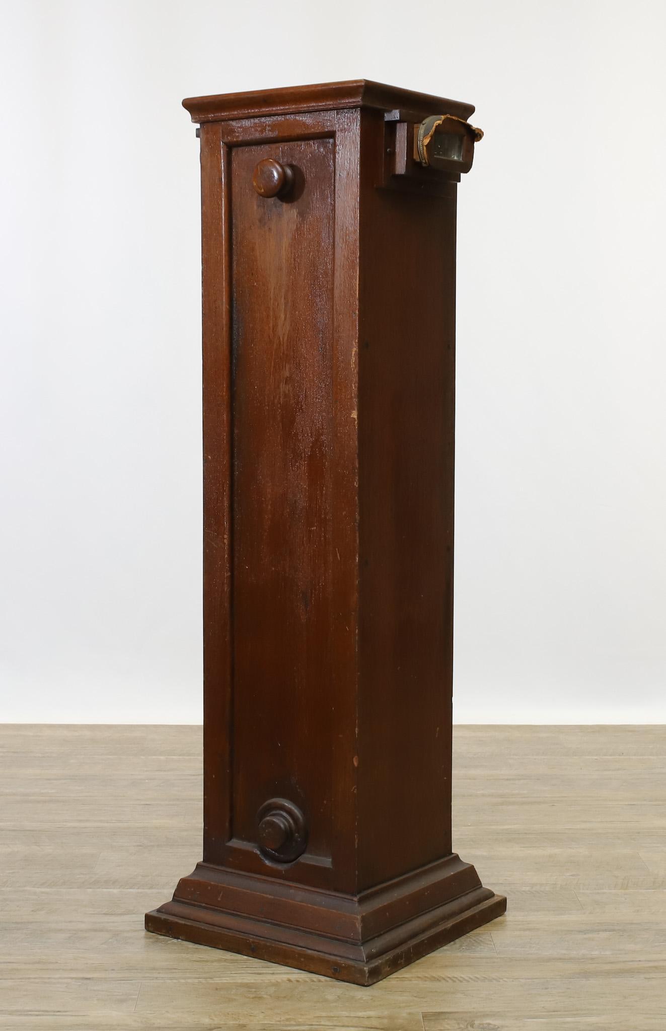 Floor Standing Revolving Stereoscope (1 of 12)