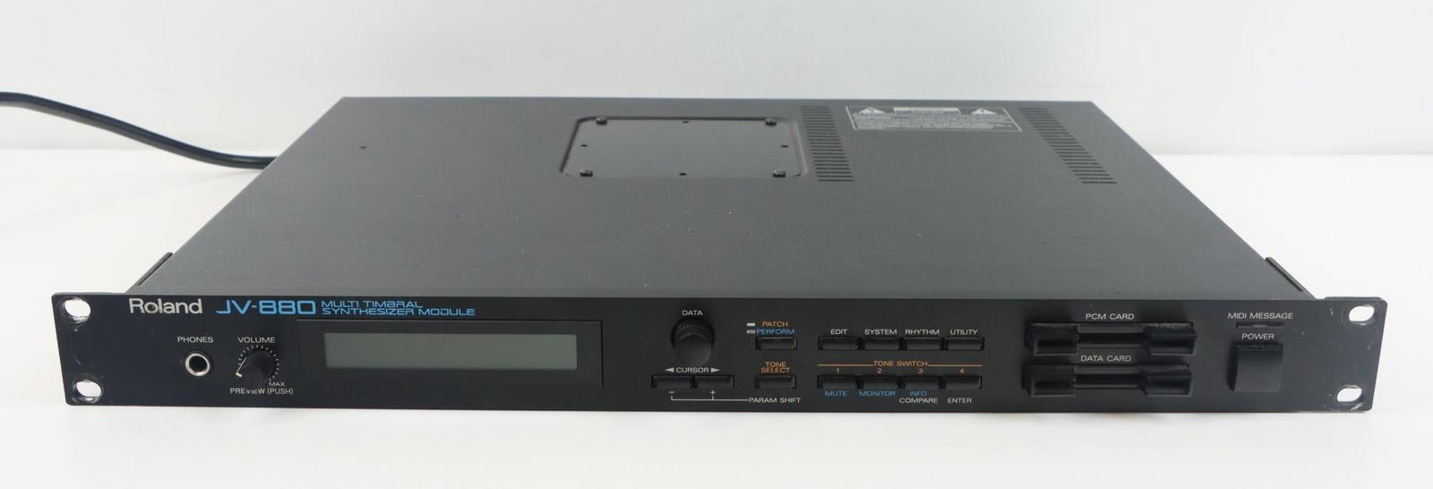 Roland JV880 Module (1 of 9)