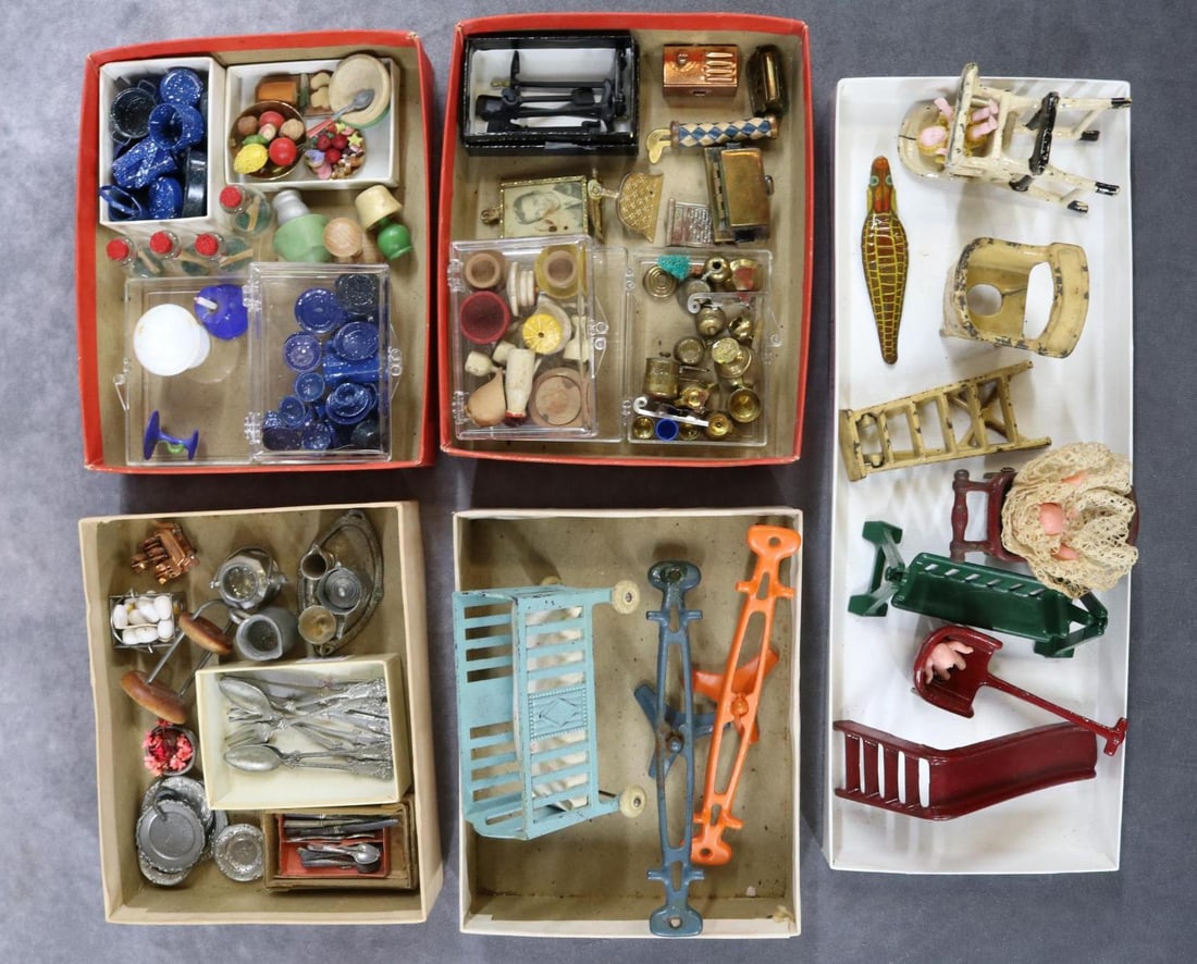 MINIATURES. (1 of 6)