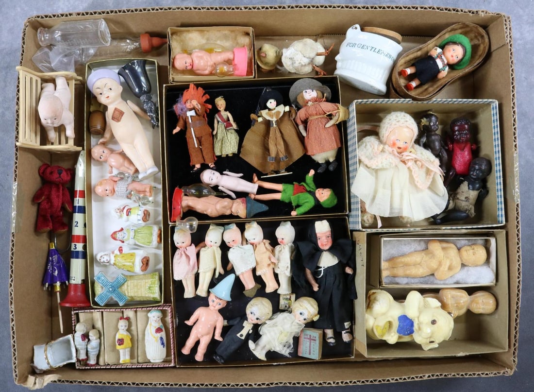 MINIATURES. (1 of 10)