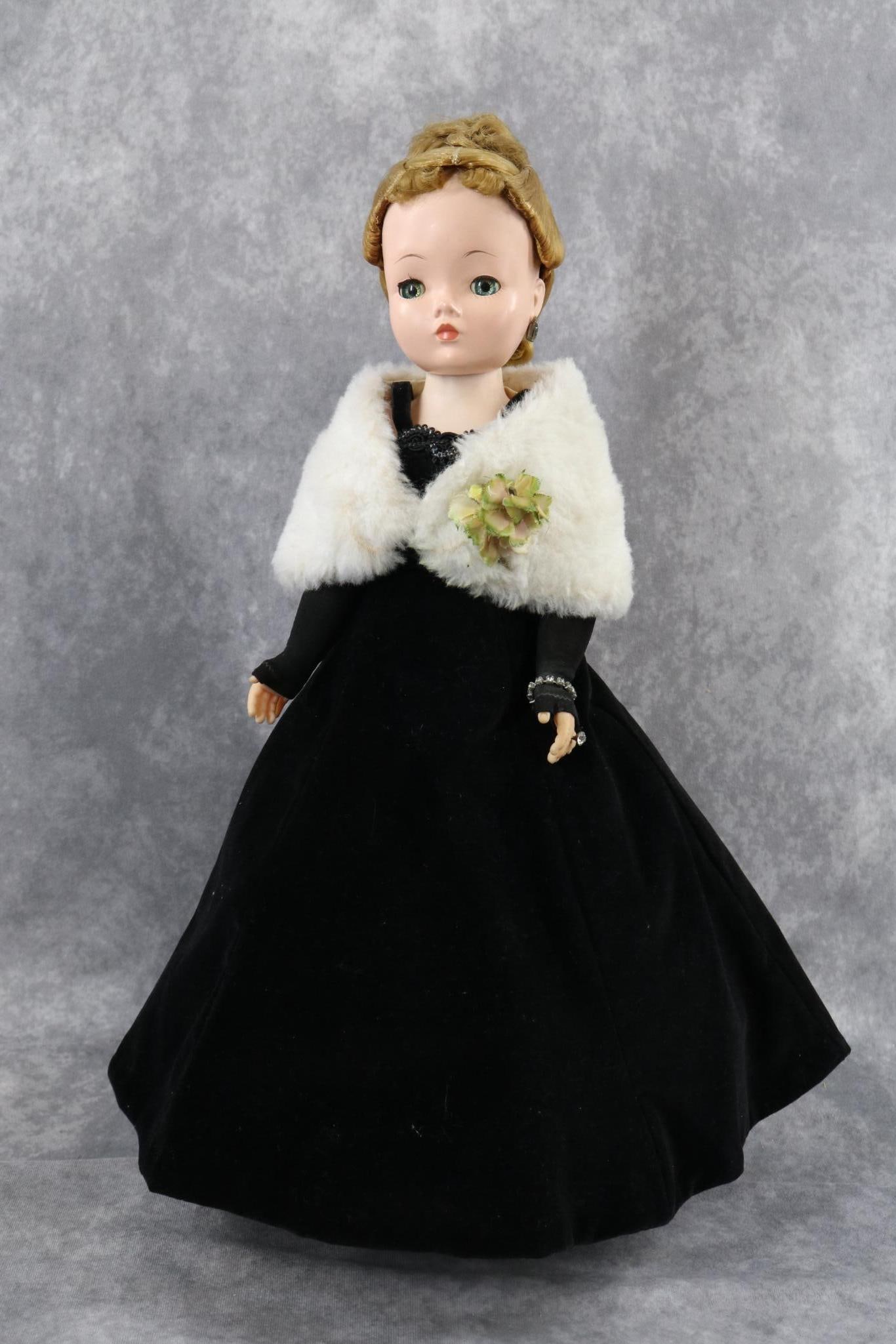 1940's-1960's DOLLS. (1 of 10)