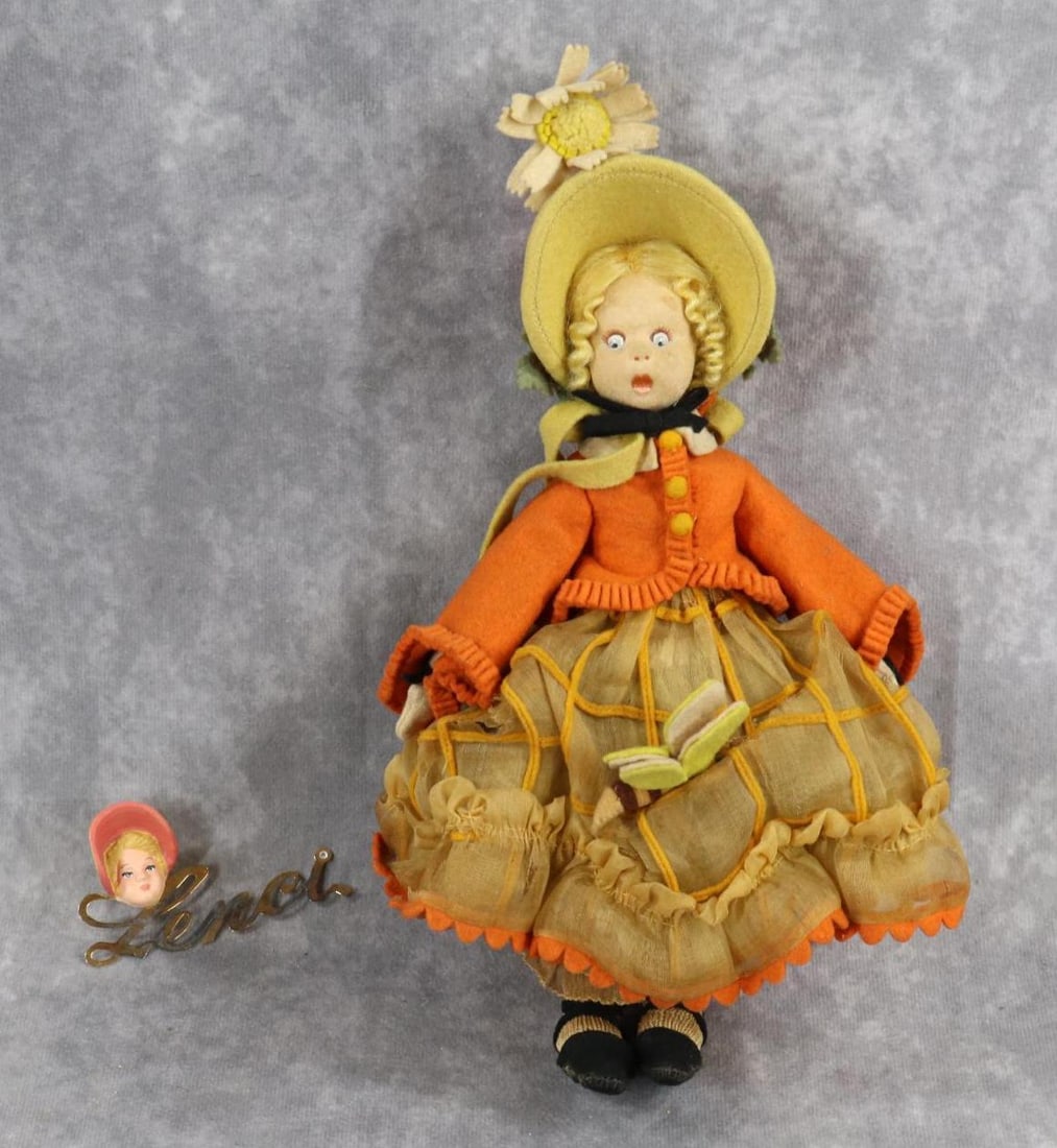 CLOTH DOLLS. (1 of 8)