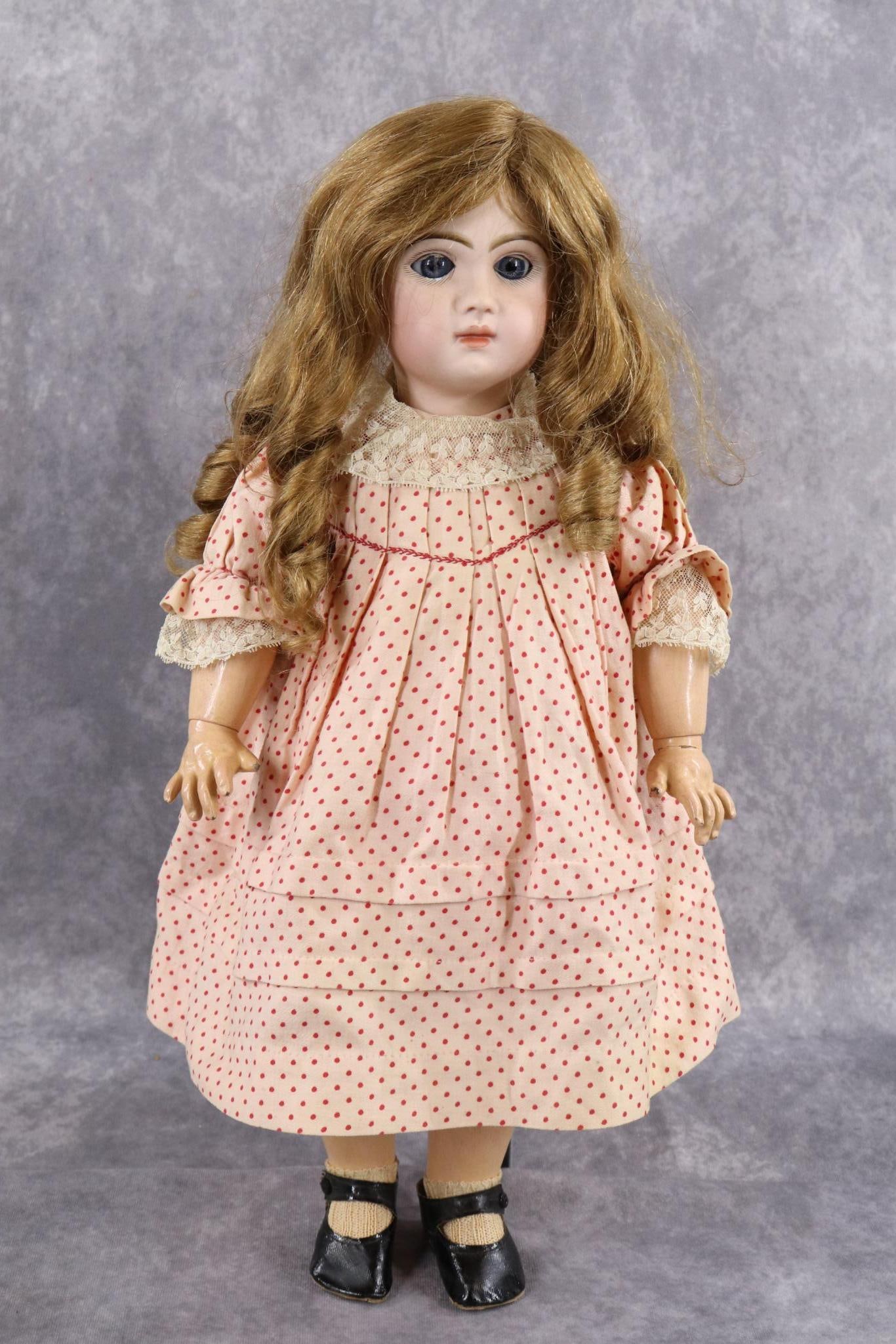 FRENCH DOLLS. (1 of 13)