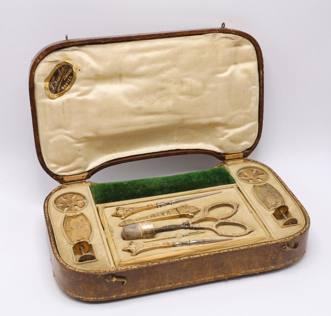 French Etui with Gilt Silver Sewing Notions (1 of 12)