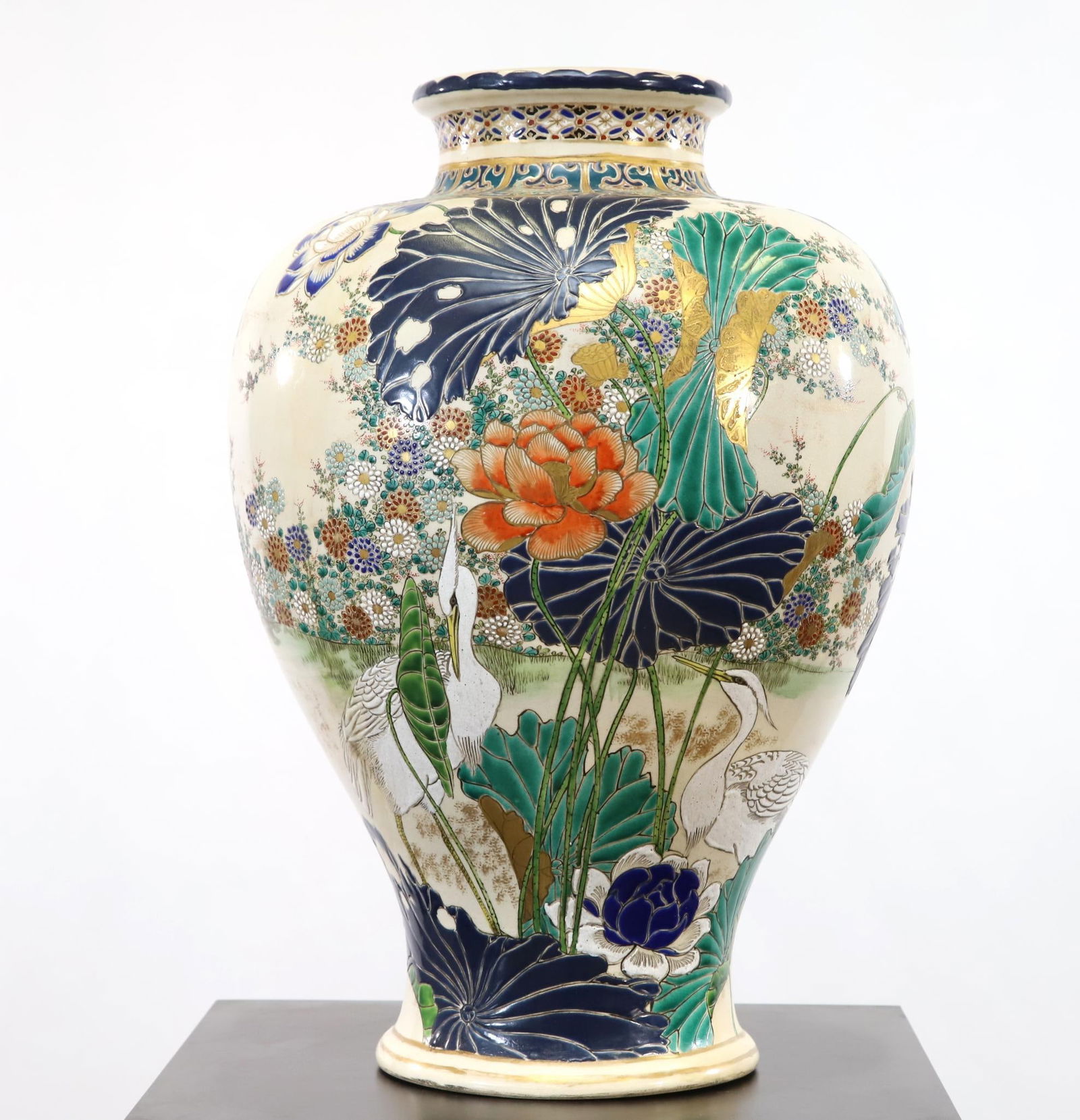 Chikusai Meiji Japanese Satsuma Vase, Large Scale (1 of 7)