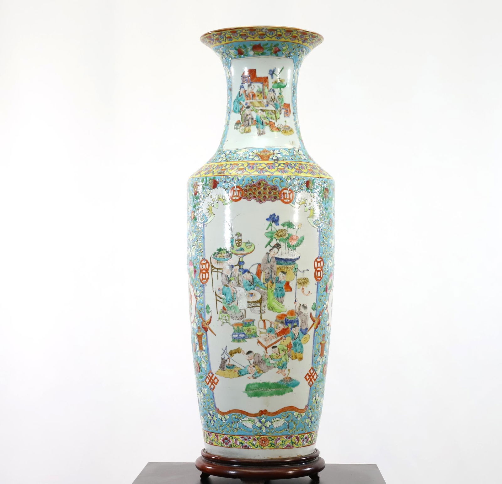 Qing Dynasty Famille Rose Baluster Vase, Large Scale (1 of 7)