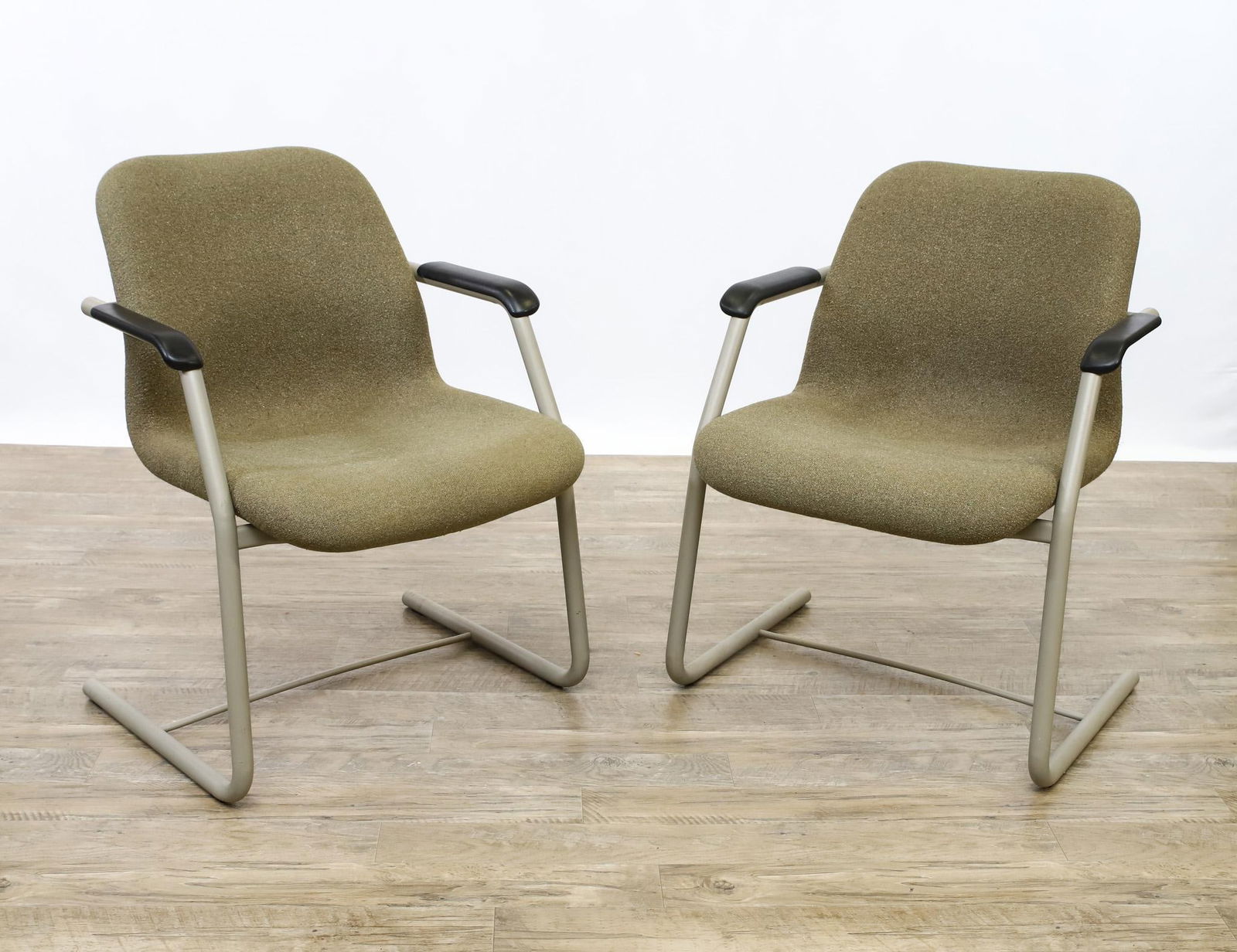 Knoll Office Chairs (1 of 14)