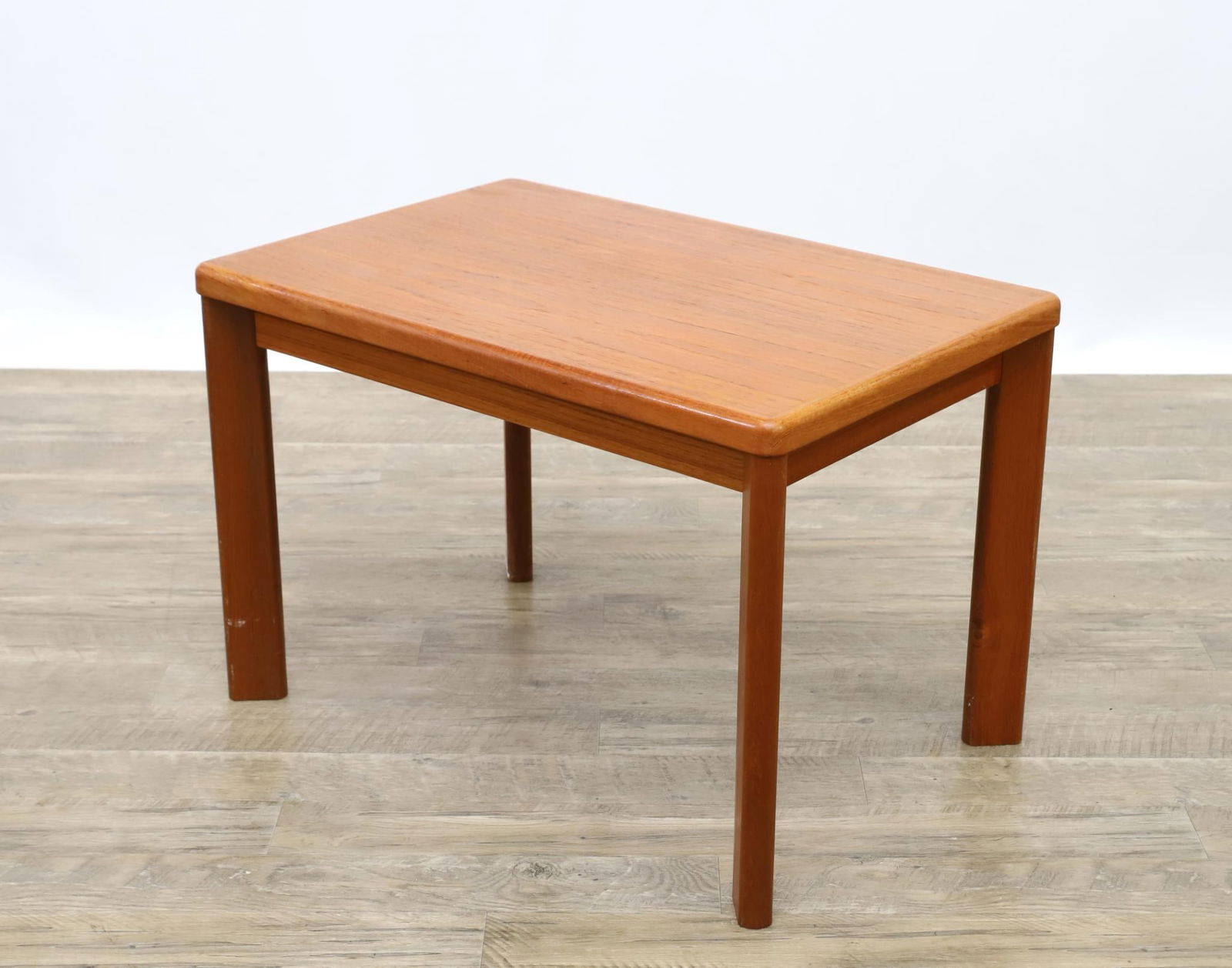 Vejle Stole and Mobelfabrik Teak Side Table (1 of 8)