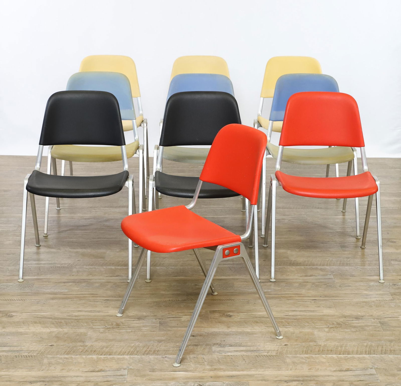 Don Albinson for Art Metal - Knoll Model 1601 Stacking Chairs (1 of 20)