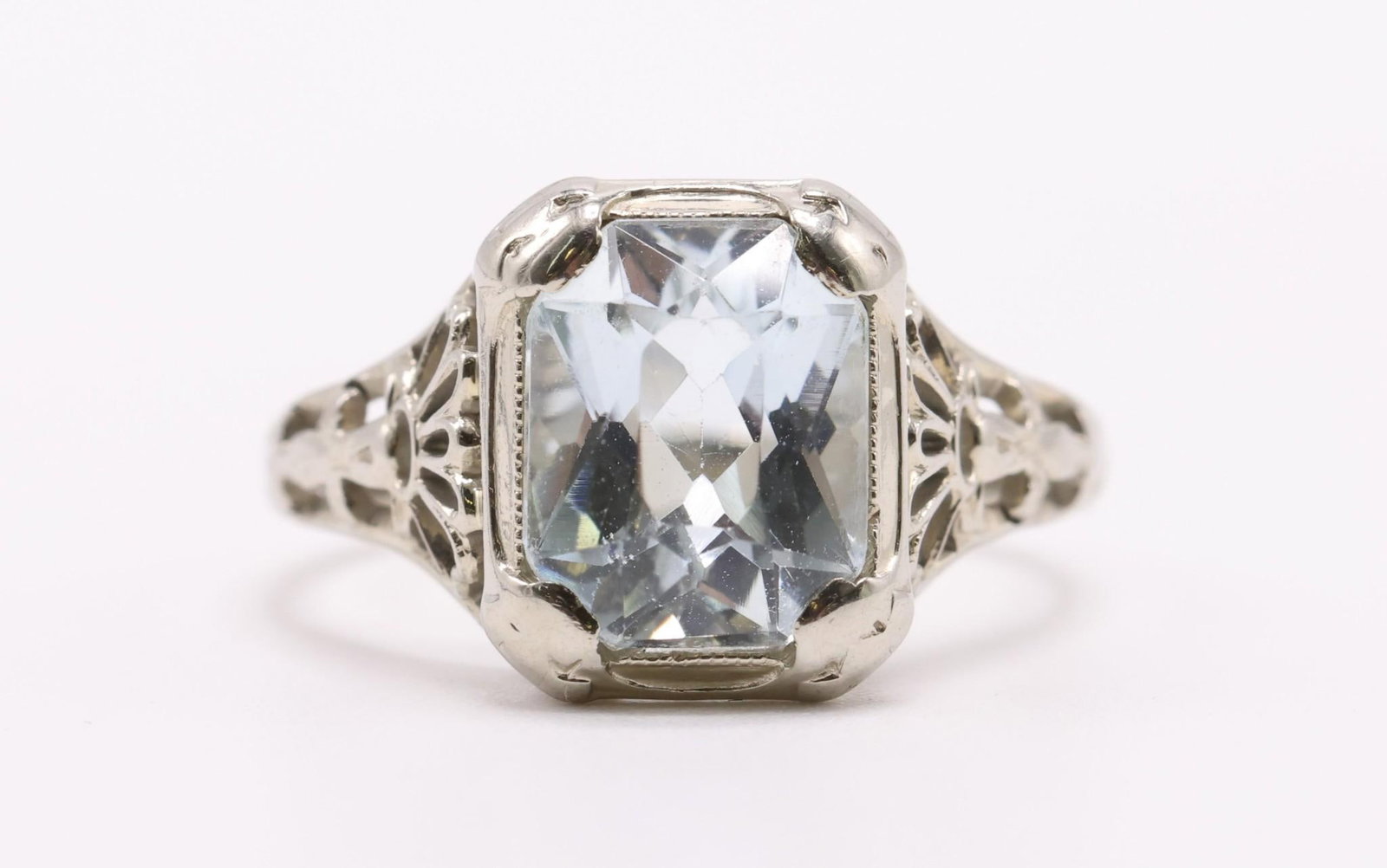 14k WG Aquamarine RIng: 14k white gold filigree ring set with a 9mm x 7mm x4.8mm, size 4.75 and 1.7dwt