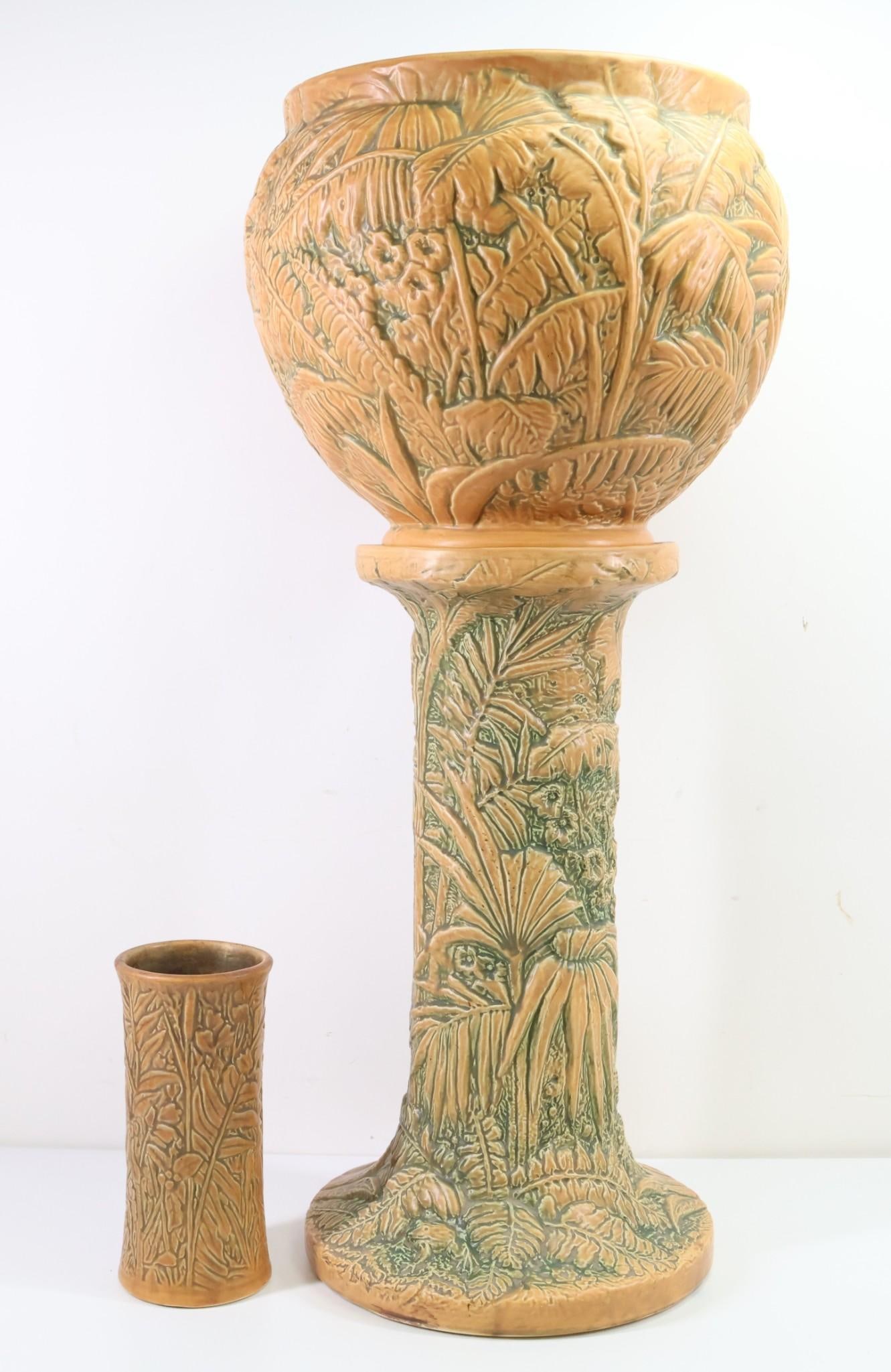 Weller Pottery "Marvo" Jardiniere and Vase (1 of 17)