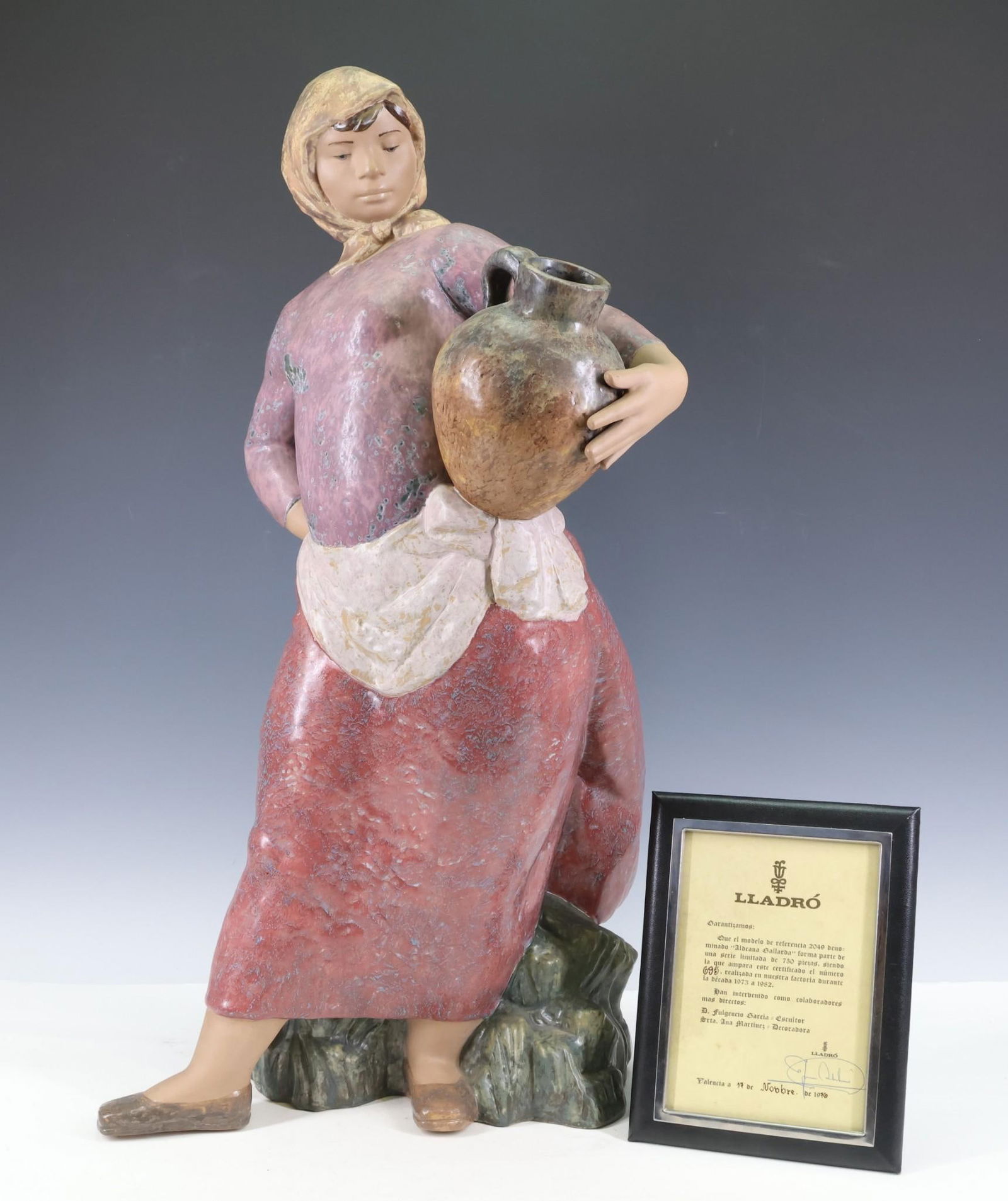 Lladro Sculpture "Aldeania Gallarda" (1 of 12)