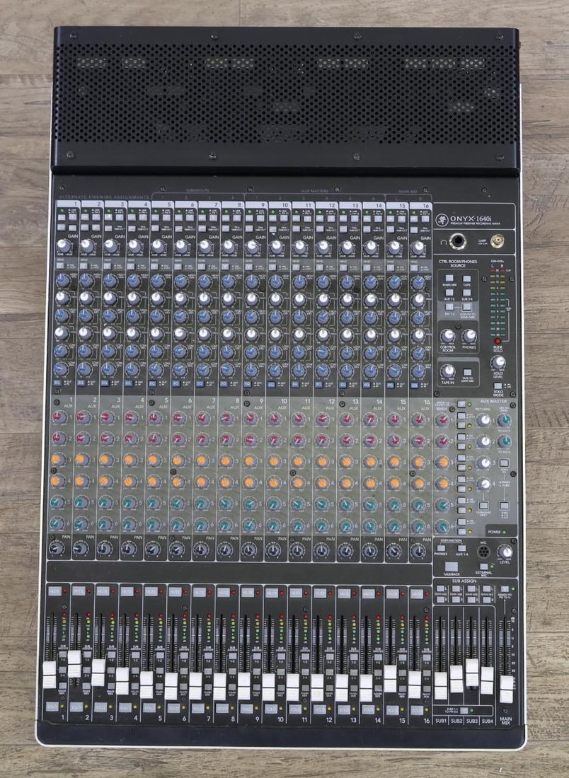 Mackie Onyx 1604i Mixer (1 of 11)