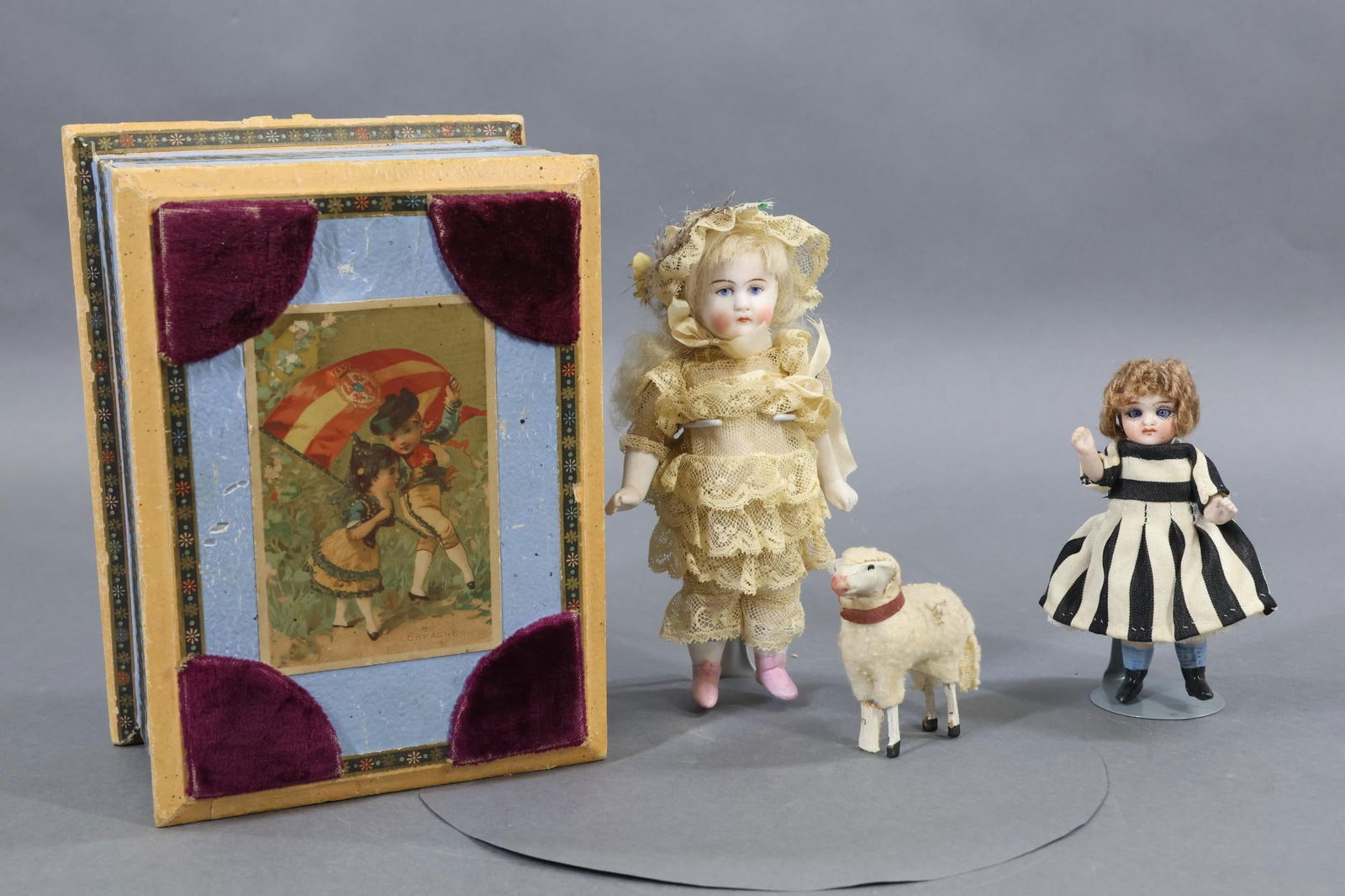 ANTIQUE DOLLS UNDER 12". (1 of 10)