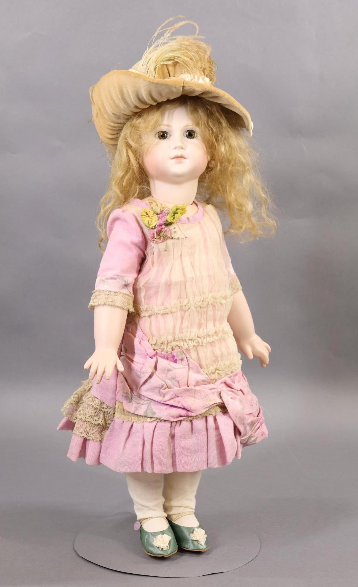 ARTIST DOLLS - FRENCH. (1 of 7)