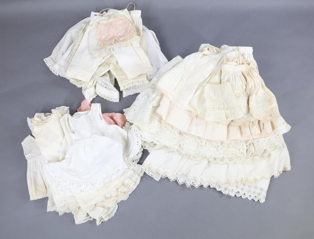 DOLL SUPPLIES - CLOTHING. (1 of 6)